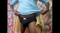 Kavi Mundu trägt einen Kerala Mallu