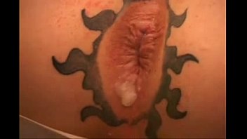 Wunderschöner Arschfick im Orgie Gruppen Anus Tattoo