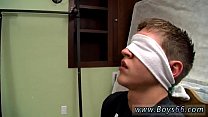 Фото бесплатно молодой паренек гей-фетиш с завязанными глазами - ссать и трахаться!