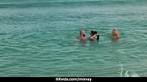 В отчаянии подросток голый в общественные и трахается для платить аренда 13