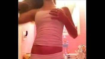Chica Puta Jovencita Desnuda En La Webcam