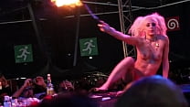 блондинка сексуальная девушка сумасшедшая париж эрополис 2016
