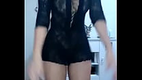 Latina stripteasse en la webcam bailando