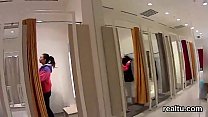 Гламурная чешка соблазнена в торговом центре и долбится в видео от первого лица
