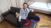 Фантастическая чешская нимфоманка соблазнена в гипермаркете и оттрахана в видео от первого лица