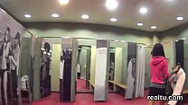 Очаровательная чешская красотка соблазнилась в торговом центре и проехалась в видео от первого лица