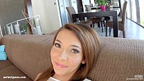 Givemepink Красотка с красивой задницей Алексис Брилл одевается и раздевается перед тем, как взять ху