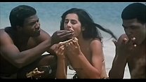 Indische Schauspielerin Kitu Gidwani Topless im französischen Film Black