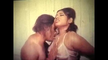 Бангладешский за кулисами без цензуры полностью обнаженная актриса, хардкор и шоу сосков в ванной
