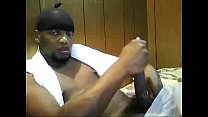 黒人男性がウェブカメラで巨大なコックをなでる-sexyladcams.com