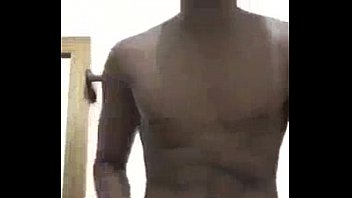 Молодой ролудо хвастается и наслаждается - XVIDEOS.COM