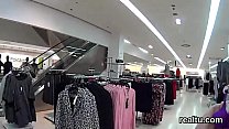 Очаровательного чешского котенка соблазнили в торговом центре и трахнули в видео от первого лица