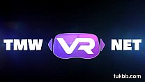 Дурацкая нимфоманка трется о щель, вылизали и трахнули в видео от первого лица