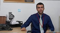 Прямые парни, скучающие в команде геев, воплощают мечты в реальность