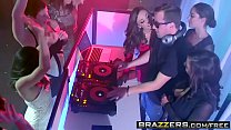 Brazzers - Brazzers Exxtra - The Joys of DJing scene estrelado por Abigail Mac Keisha Gray e Jessy Jone
