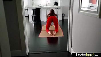 Милые лэз девушки (брук хейз и сэди холмс) играют в горячей секс-сцене вид-01