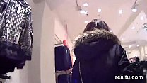 Сногсшибательная чешская тинка соблазнена в торговом центре и выебана в видео от первого лица