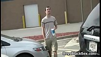 Белый сексуальный молодой мальчик-гей наслаждается большим черным членом глубоко в его тугой заднице 05
