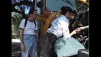 Schulbusfahrerin wird gefickt, um den Bus zu reparieren - BJ-Fuck-Anal-Facial-Cumshot