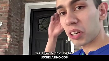 Chico latino hetero toma polla en la boca y el culo - LECHELATINO.COM