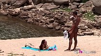 Un negro polludo y lo fácil que es ligar en una playa nudista con ese trabuco: Jesús Reyes -Todas putas-