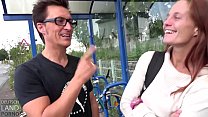 Конни Дакс хватается за что-то, чтобы потрахаться ... не только ее сиськи качаются - возбужденная милфа