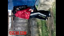 Une femme ouzbek baisée en extérieur devant une caméra cachée