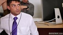 Гей порно сладкая молодая ловушка первый раз большой сюрприз на день рождения Ланса