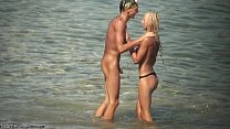 Vídeo de praia loira em topless