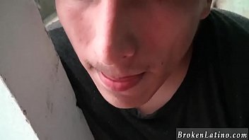 Горячие эмо парни, гей анальный секс дома, это видео стало сюрпризом!