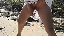 Asiático puta jj masturbarse en la playa