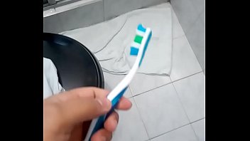 Cogiendo con cepillo