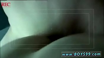 Подросток мальчик гей порно плачущий шлепки он не совсем прочь взять