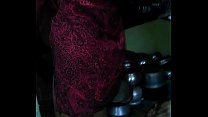 Indische Hausfrau zeigt ihre Muschi und Brüste