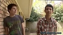 Eiaculazione di cazzi gay Alexander Cruise è un giovane adolescente californiano