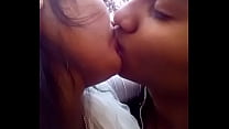Desi Mädchen Kuss mit ihrem Freund