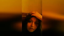 若いロシアの女の子がバスルームのカメラで自分自身を撃ちます-porn-chat.space