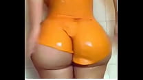 Grande culo bianco in arancione