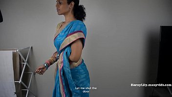 Indische Mutter befriedigt ihre Löcher auf Tamilisch
