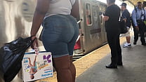 Monster Ebony Candid Ass in Jeansshorts