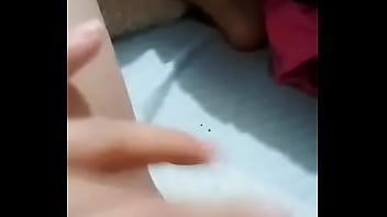 내 아내가 흑인 남자의 크고 검은 수탉을 빨아 입에 질내 사정 때까지 나는 그녀에게 모든 우유를 핥아달라고하고 맛있는 것을 즐긴다. 진짜 집에서 만드는 아내와 cuckold 브라질 수제.
