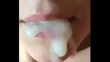 Shooting sperm in the mouth of the sister while Full link to see the blowjob part: https://bom.to/r7Kee