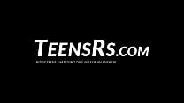 18-летней Vixen кончили на лицо после оргазмической долбежки киски