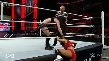 Nikki Bella vs Paige. Raw 6 1 15.