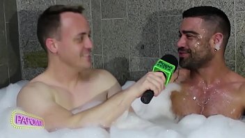 # SUITE69 - PapoMix в ванне с порнозвездой Wagner Vittoria - Часть 1
