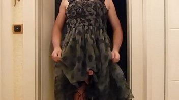Eu no meu vestido de renda sexy da H&M