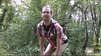 Masturbazione nel bosco # 1