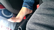 Wunderschöner Fuß meiner Frau kommt aus Socken !!!