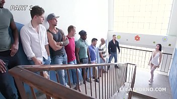Николь Блэк - несокрушимая №1. Она проверяет свои возможности с 10 парнями и двумя сеансами двойного проникновения GIO1097