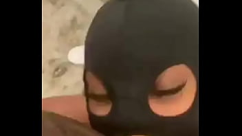 DelicioXass - porn with mask - good blowjob - negrita de guayaquil